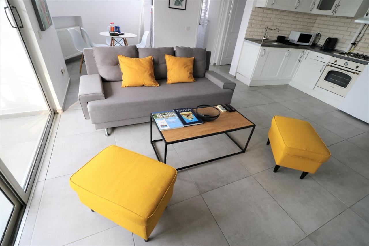 Serenity Heights Apartment: A Panoramic Haven Near Old Town - Free Minibar Bukarest Eksteriør billede