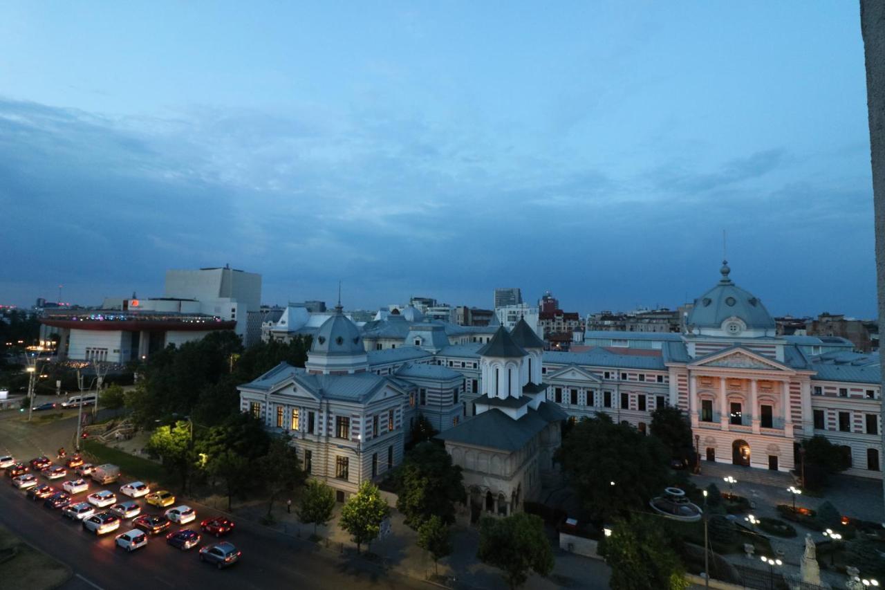 Serenity Heights Apartment: A Panoramic Haven Near Old Town - Free Minibar Bukarest Eksteriør billede