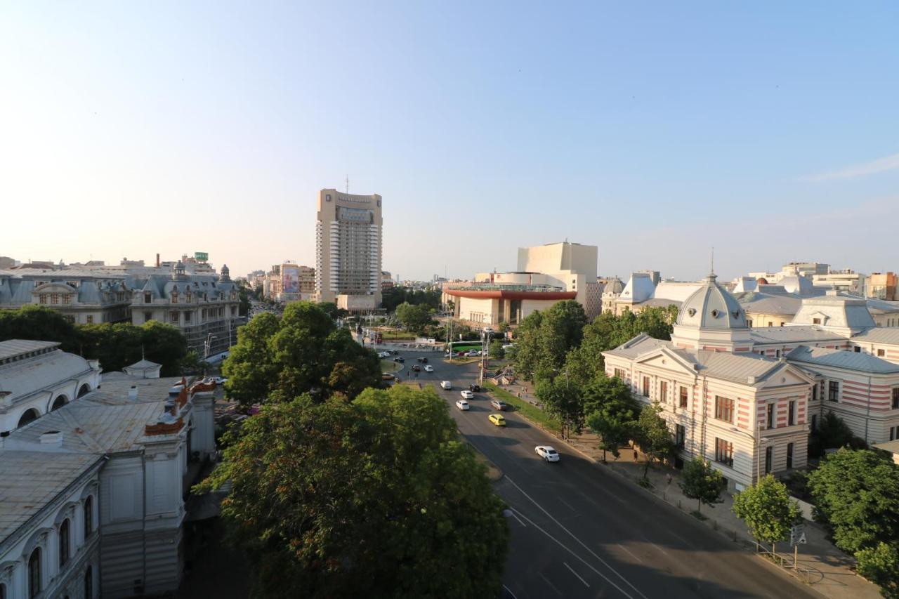Serenity Heights Apartment: A Panoramic Haven Near Old Town - Free Minibar Bukarest Eksteriør billede