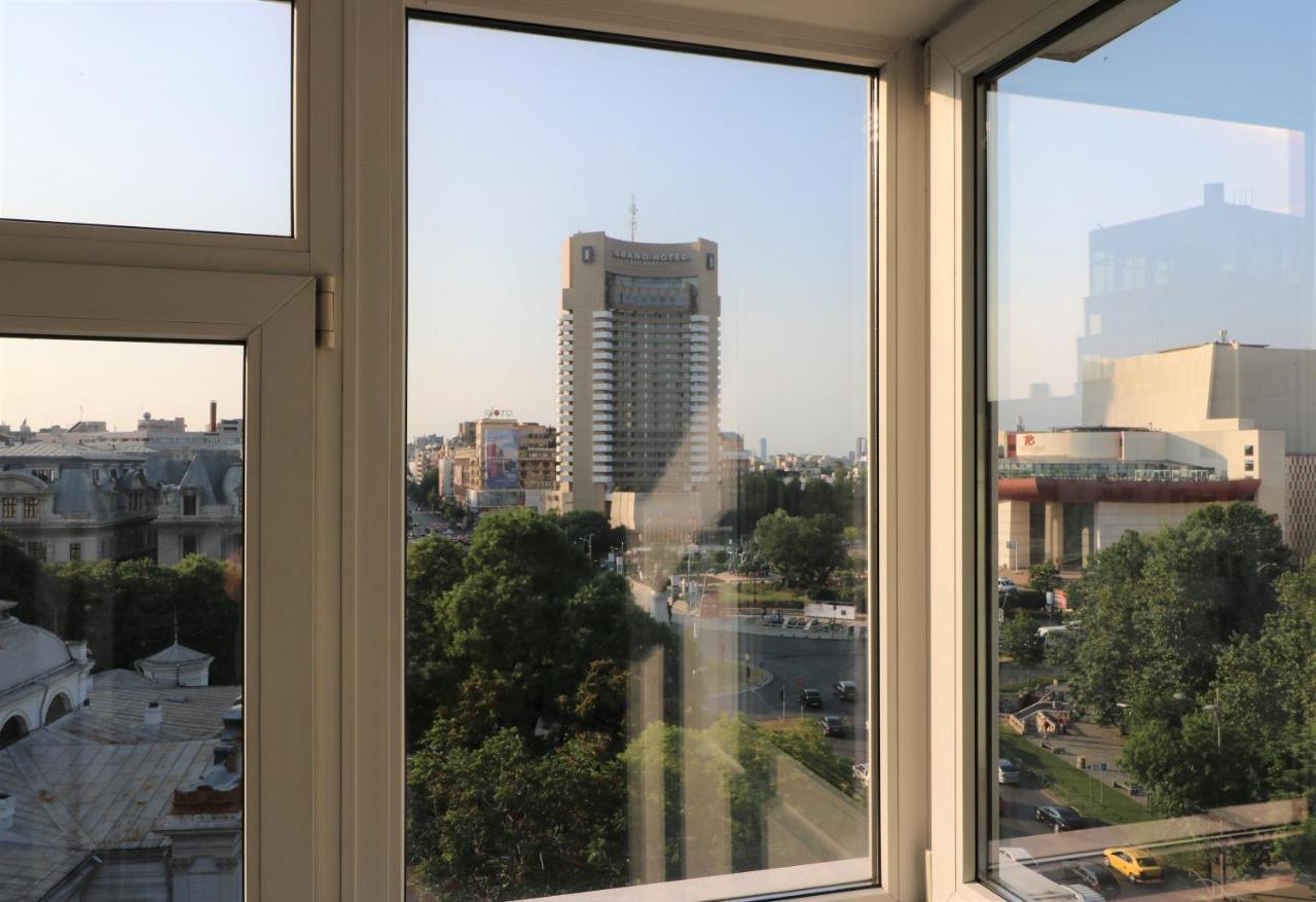 Serenity Heights Apartment: A Panoramic Haven Near Old Town - Free Minibar Bukarest Eksteriør billede
